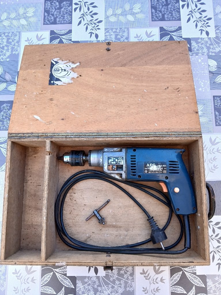 Boormachine AEG, Doe-het-zelf en Verbouw, Gereedschap | Boormachines, Gebruikt, Klopboormechanisme, 400 tot 600 watt, Ophalen