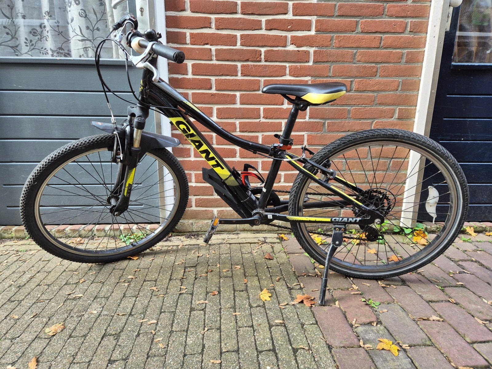 Giant kinderfiets/mountainbike 24 inch - Zwart/Geel, Fietsen en Brommers, Ophalen, 20 inch of meer, Gebruikt, Velgrem