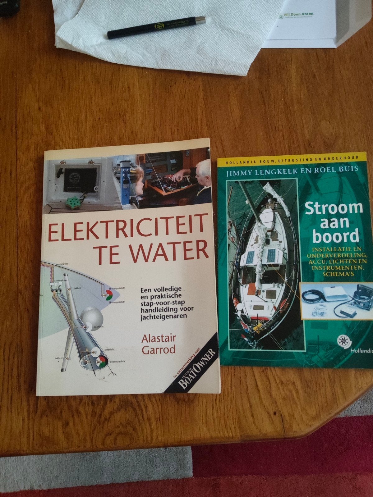 Elektriciteit aan boord: 2 boeken over bootelektra, Boeken, Techniek, Ophalen of Verzenden, Gelezen, Elektrotechniek, Alastair Garrod, Jimmy Lengkeek en Roel Buis