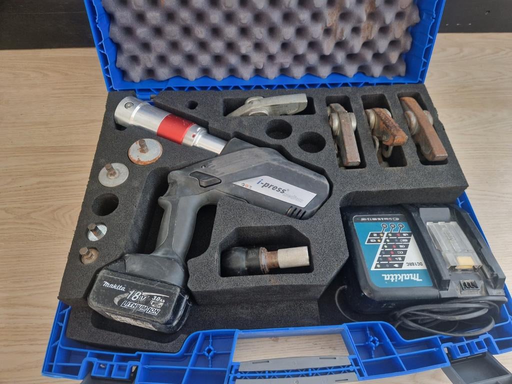 Henco persmachine met toebehoren, Doe-het-zelf en Verbouw, Gereedschap | Handgereedschap, Ophalen of Verzenden