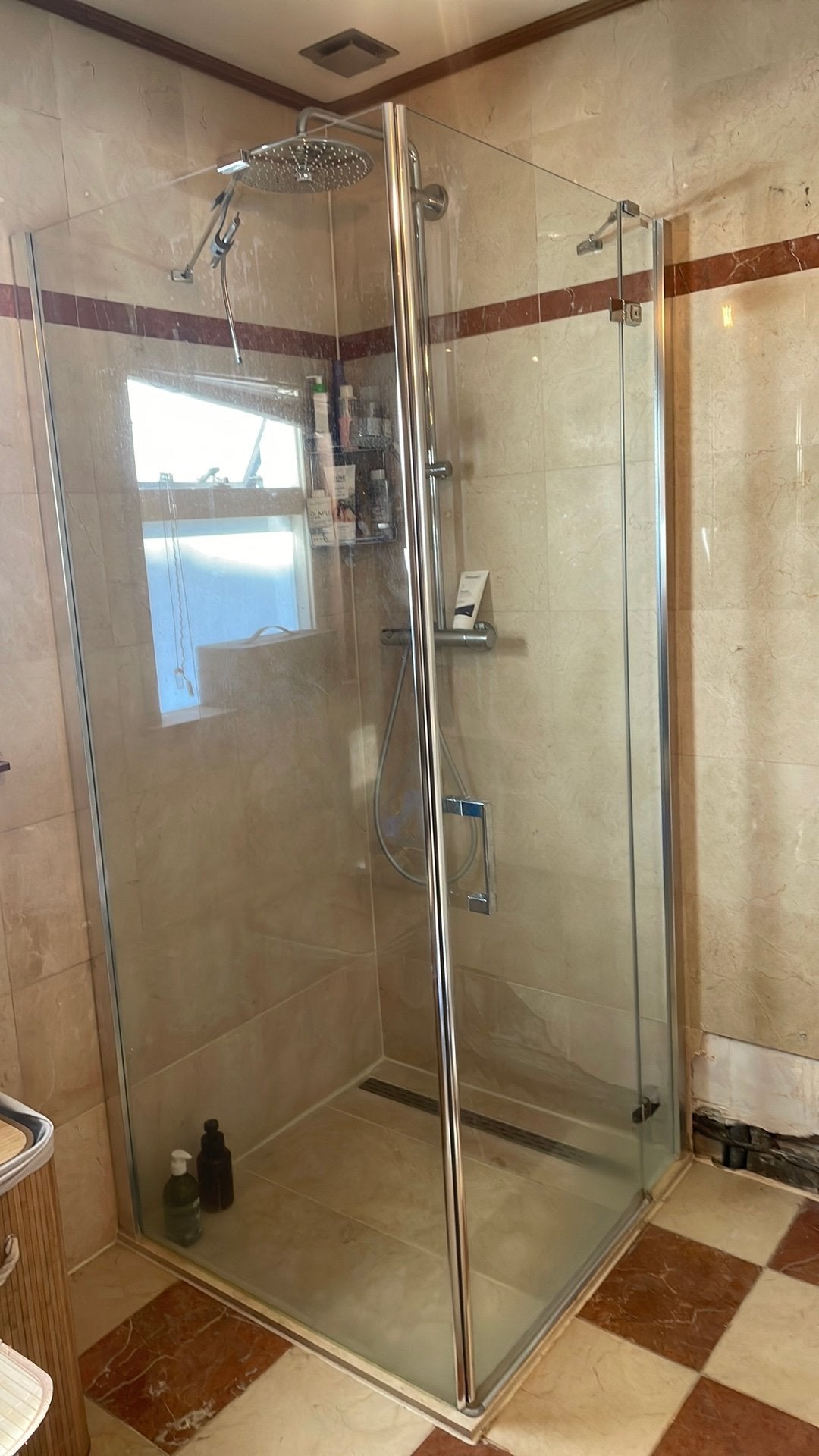 Douchecabine 80x80 met regendouche en thermostaat, Huis en Inrichting, Badkamer | Complete badkamers, Gebruikt, Met douche, Ophalen