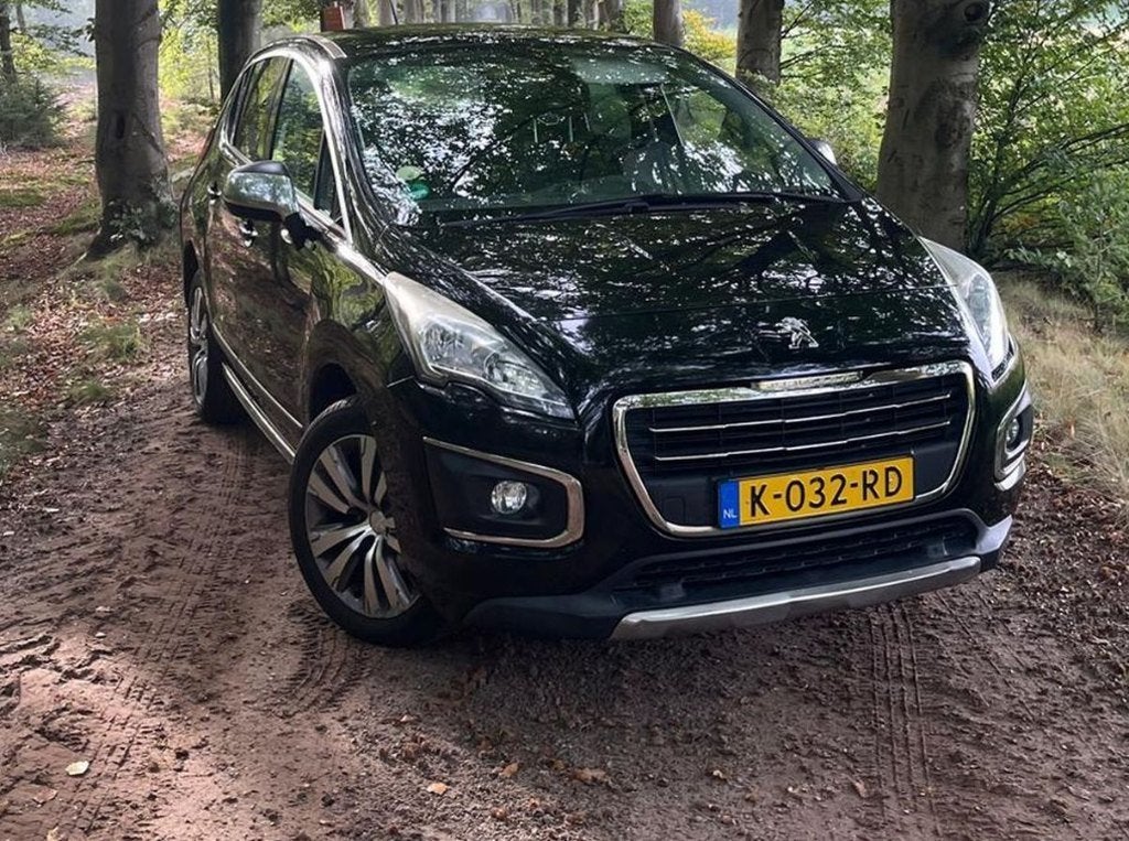 Peugeot 3008 1.6 E-hdi 88KW 2-TRONIC 2016 Zwart, Auto's, Stof, 4 cilinders, 1445 kg, Zwart