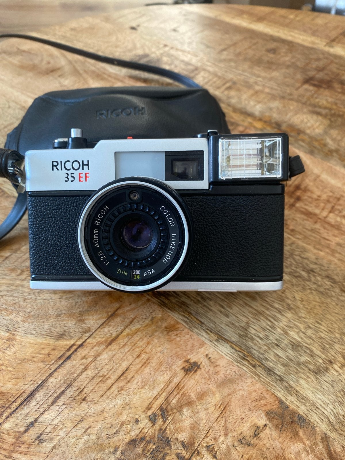 Ricoh 35 EF Compact Camera met flitser en tas, Ophalen of Verzenden, Gebruikt, Compact, Overige Merken