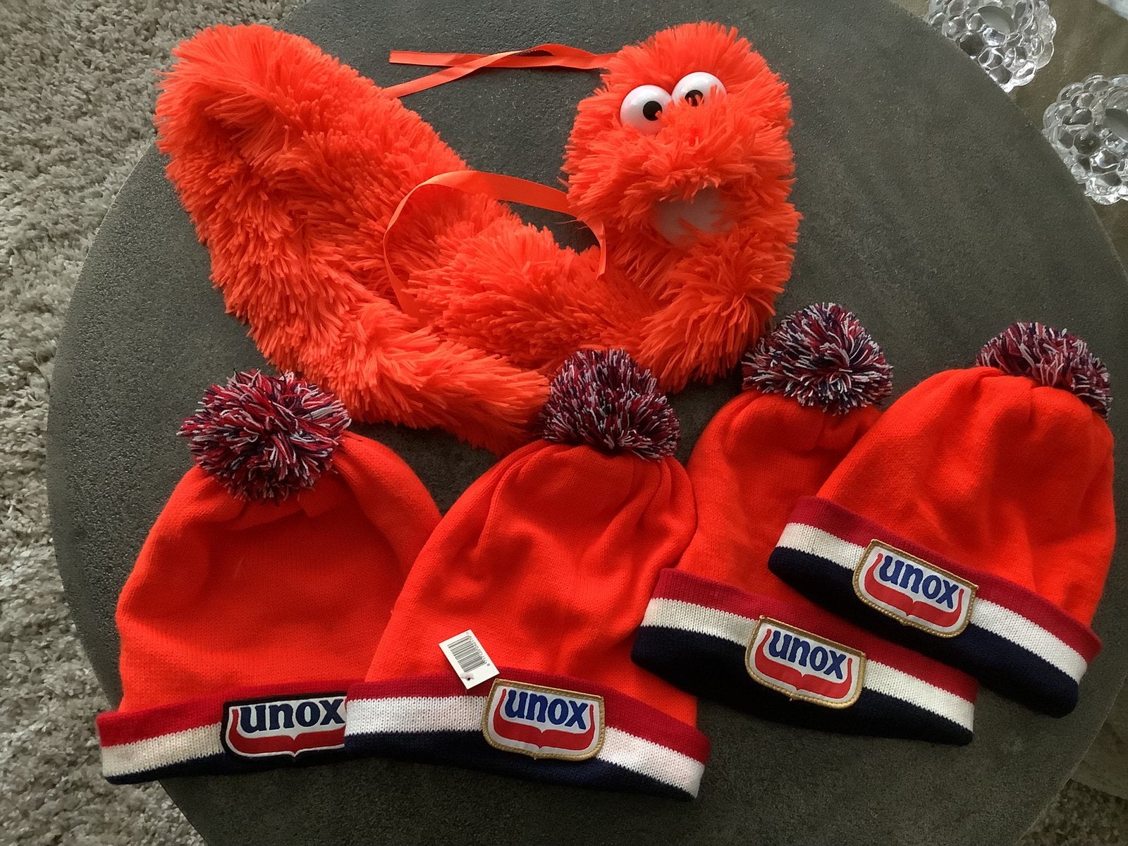 4x unox muts en 2x oranje beessie sjaal boa beesie voetbal, Ophalen of Verzenden, Oranje of Koningsdag