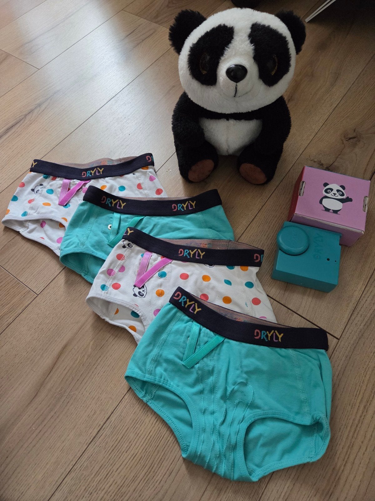 Complete dryly set met 4 onderbroeken maat 122/128, Nacht- of Onderkleding, Dryly, Jongen of Meisje, Ophalen of Verzenden