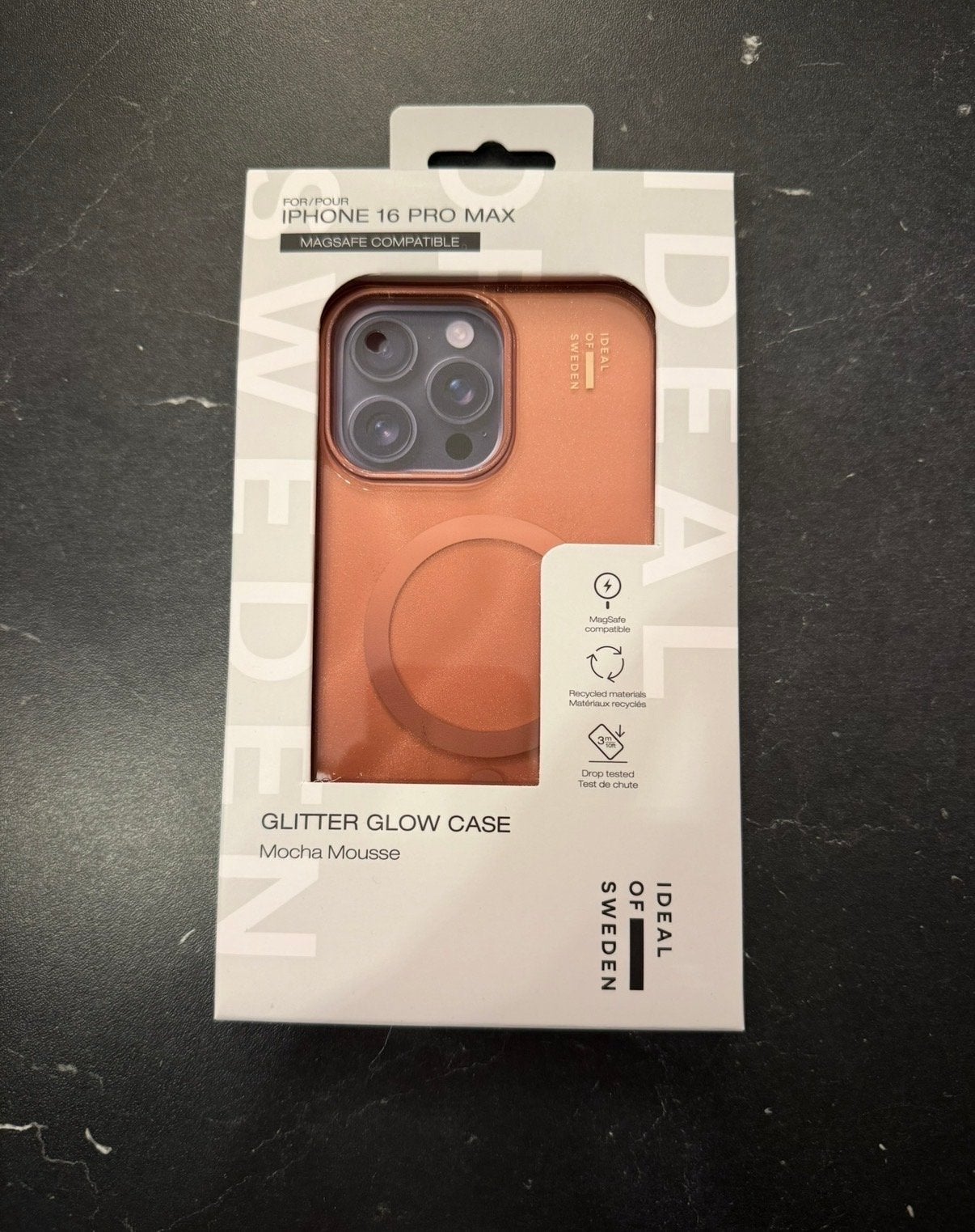 Ideal of Sweden Glitter Glow Case iPhone 16 Pro Max, Kunststof, IPhone 16 Pro Max, MagSafe, Bruin