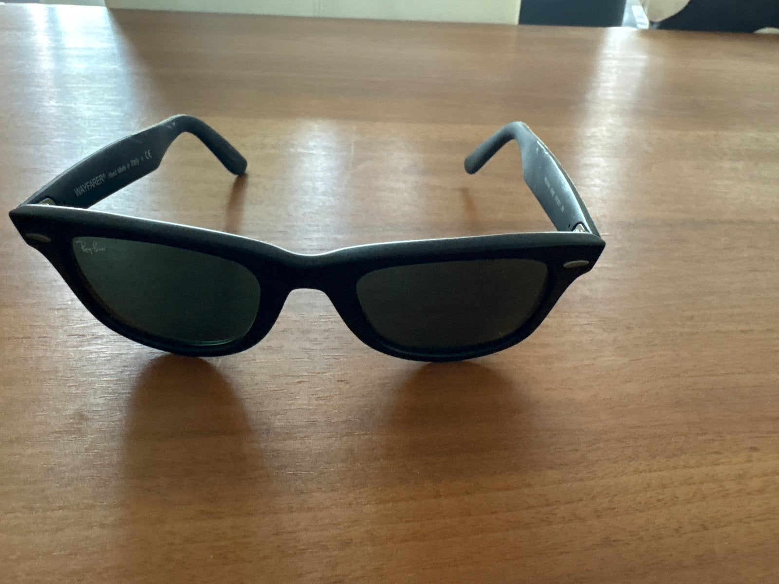 Ray-Ban Wayfarer Zonnebril met Camouflage Details, Zonnebril, Zwart, Ophalen of Verzenden, Zo goed als nieuw