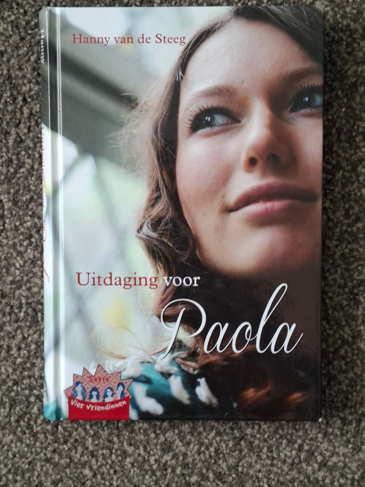 Uitdaging voor Paola, Ophalen of Verzenden, Zo goed als nieuw