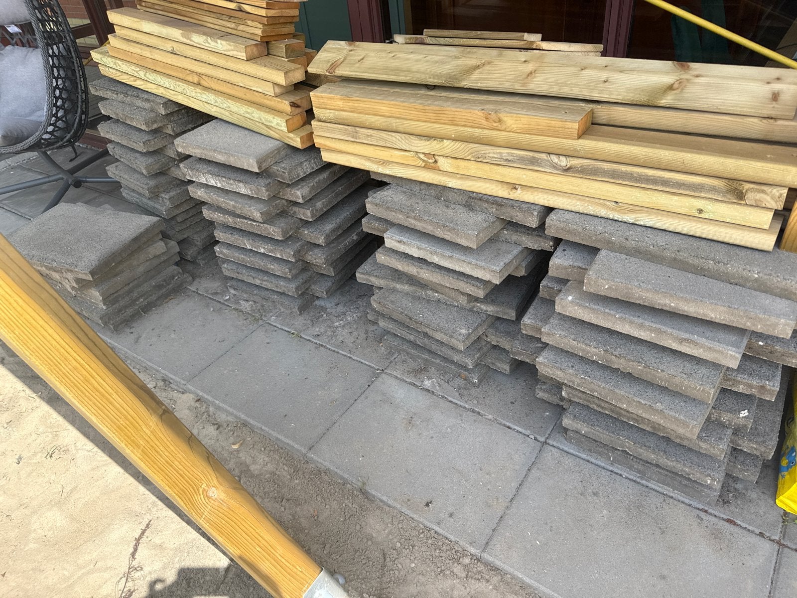 Gratis af te halen: 40x60 cm tegels 150 stuks (40m2), Tuin en Terras, Tegels en Klinkers, Ophalen, Gebruikt, 10 m² of meer, Beton