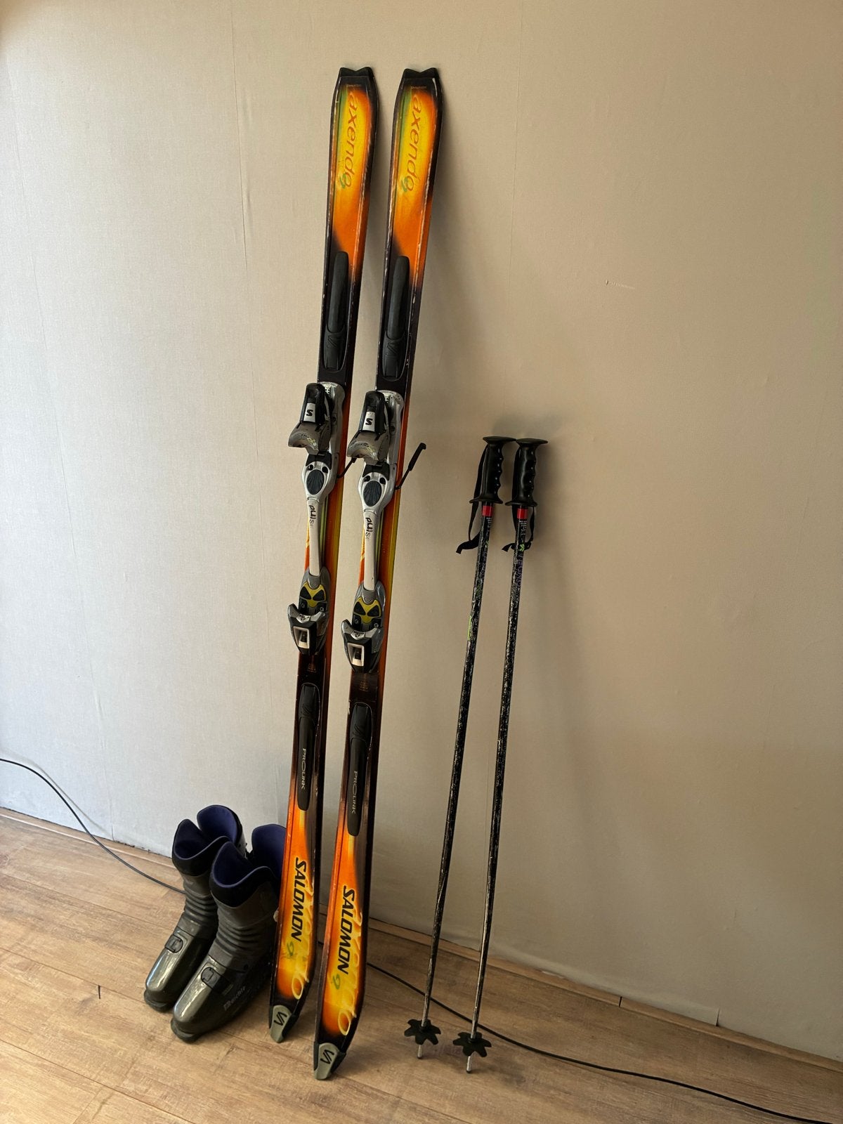 Salomon ski's met stokken en schoenen, Ophalen, 160 tot 180 cm, Gebruikt, Salomon