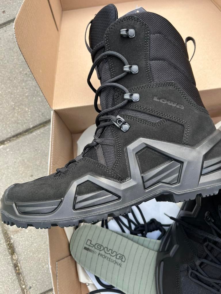 Nieuwe Lowa Boots maat 40 - Zwart, Ophalen, Nieuw, Zwart, Boots