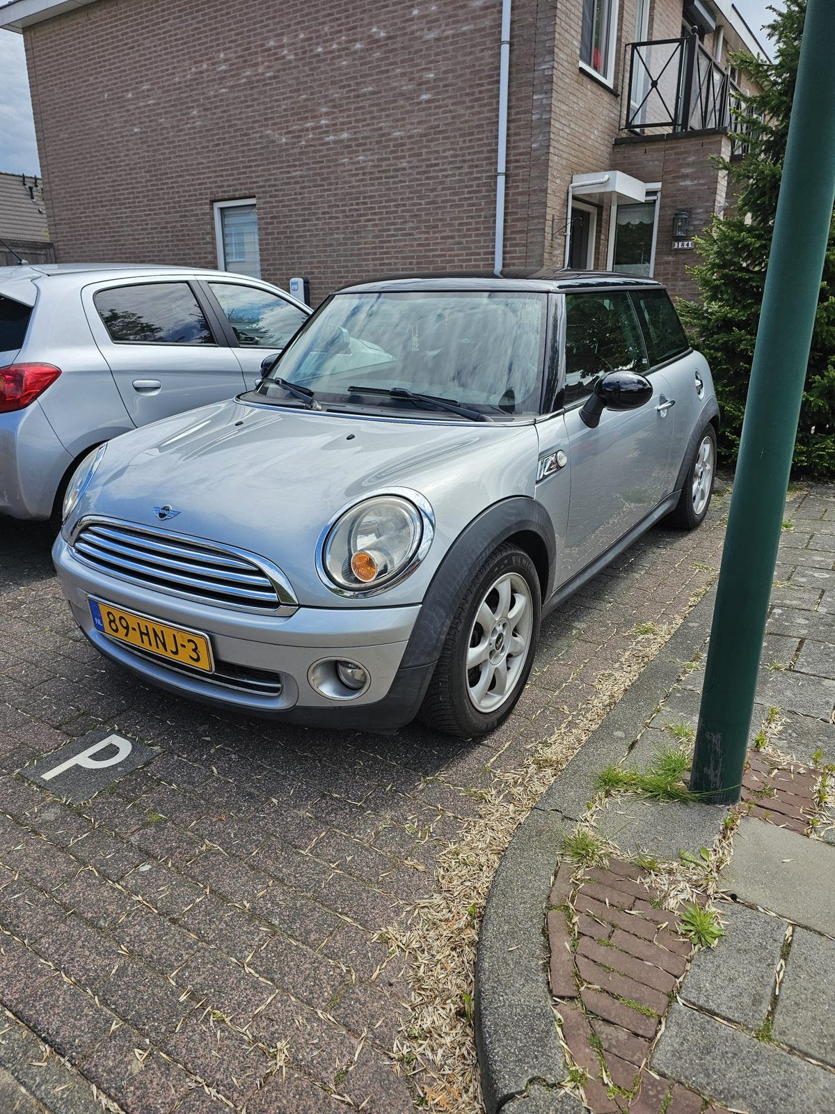 Mini 1.6 16V Cooper 88KW 2006 Grijs, Voorwielaandrijving, 750 kg, 4 cilinders, 4 stoelen