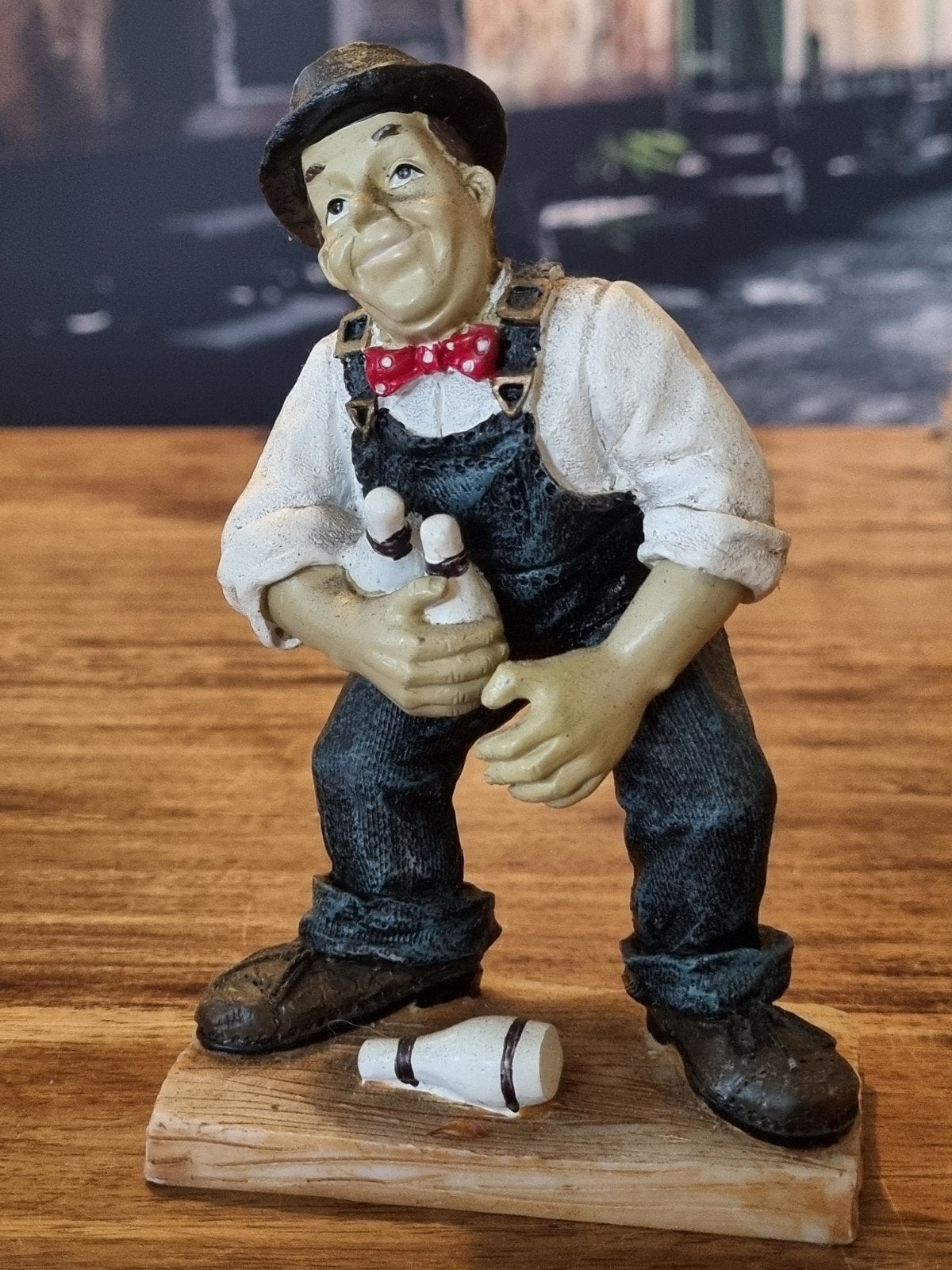 Laurel en Hardy met kegels - Decoratie, Ophalen of Verzenden, Zo goed als nieuw, Mens