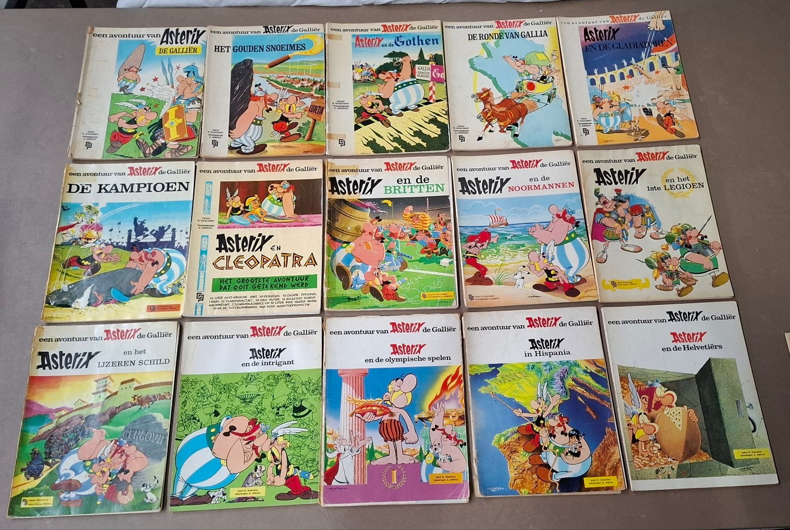 15 x Asterix - Geïllustreerde Pers, Meerdere stripboeken, Ophalen of Verzenden, Gelezen, Goscinny & Uderzo