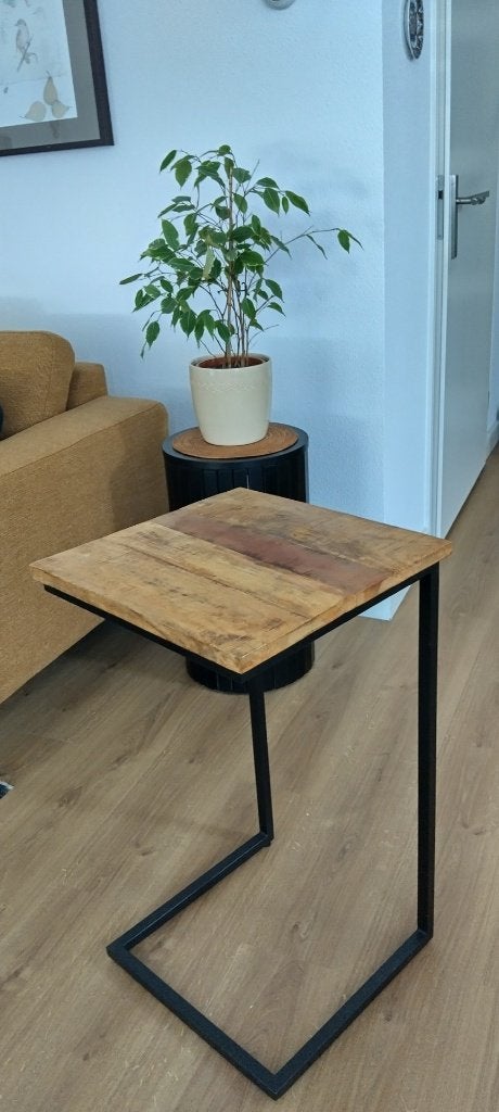 laptop tafeltje -bijzettafeltje, Ophalen, Zo goed als nieuw