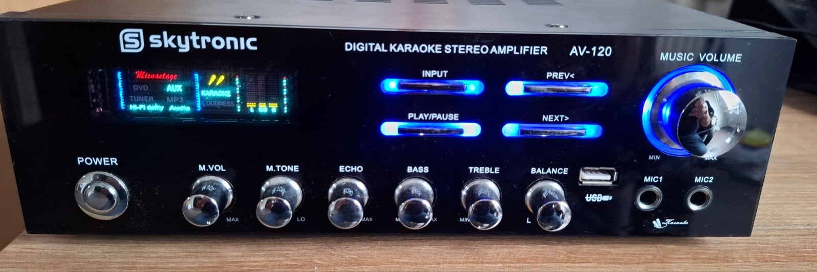 Skytronic AV-120 versterker met 2 Philips luidsprekers, Gebruikt, 60 tot 120 watt, Stereo, Ophalen