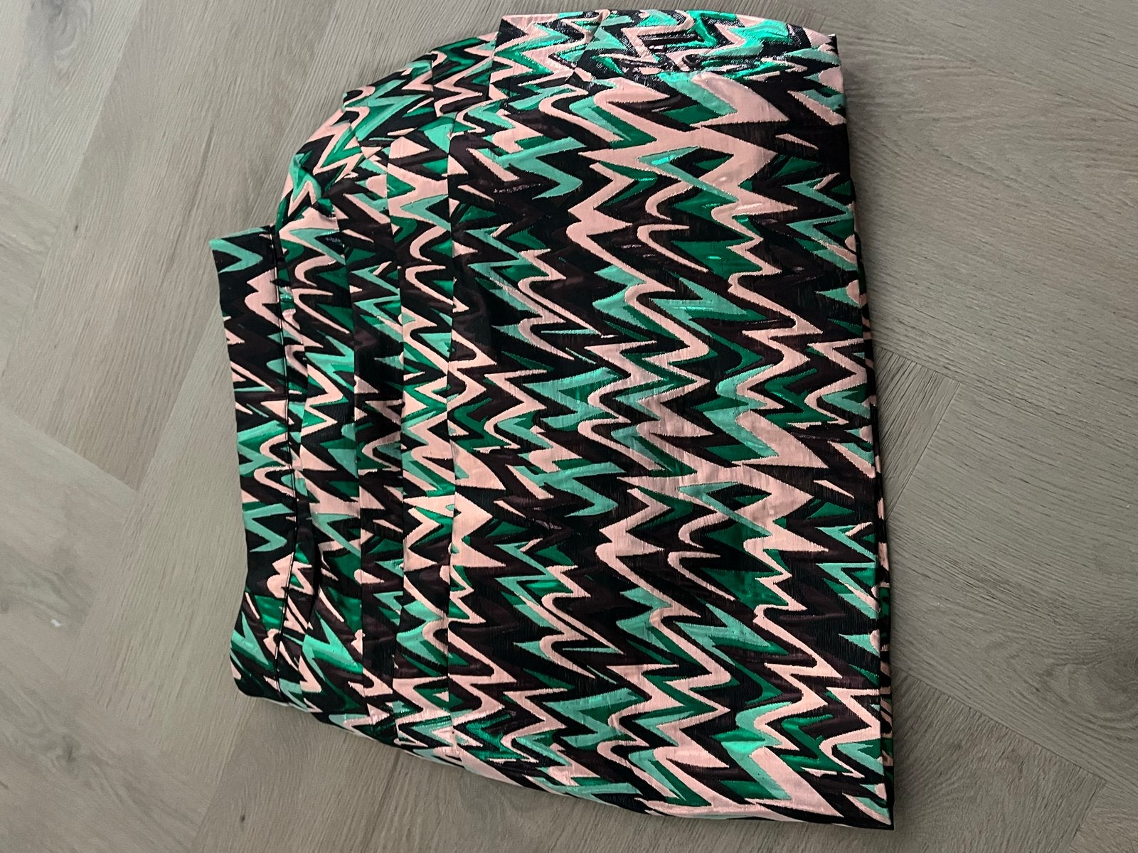 Nikkie rok met zigzagprint nieuw!, Kleding | Dames, Ophalen of Verzenden, Zo goed als nieuw, Maat 34 (XS) of kleiner, Boven de knie