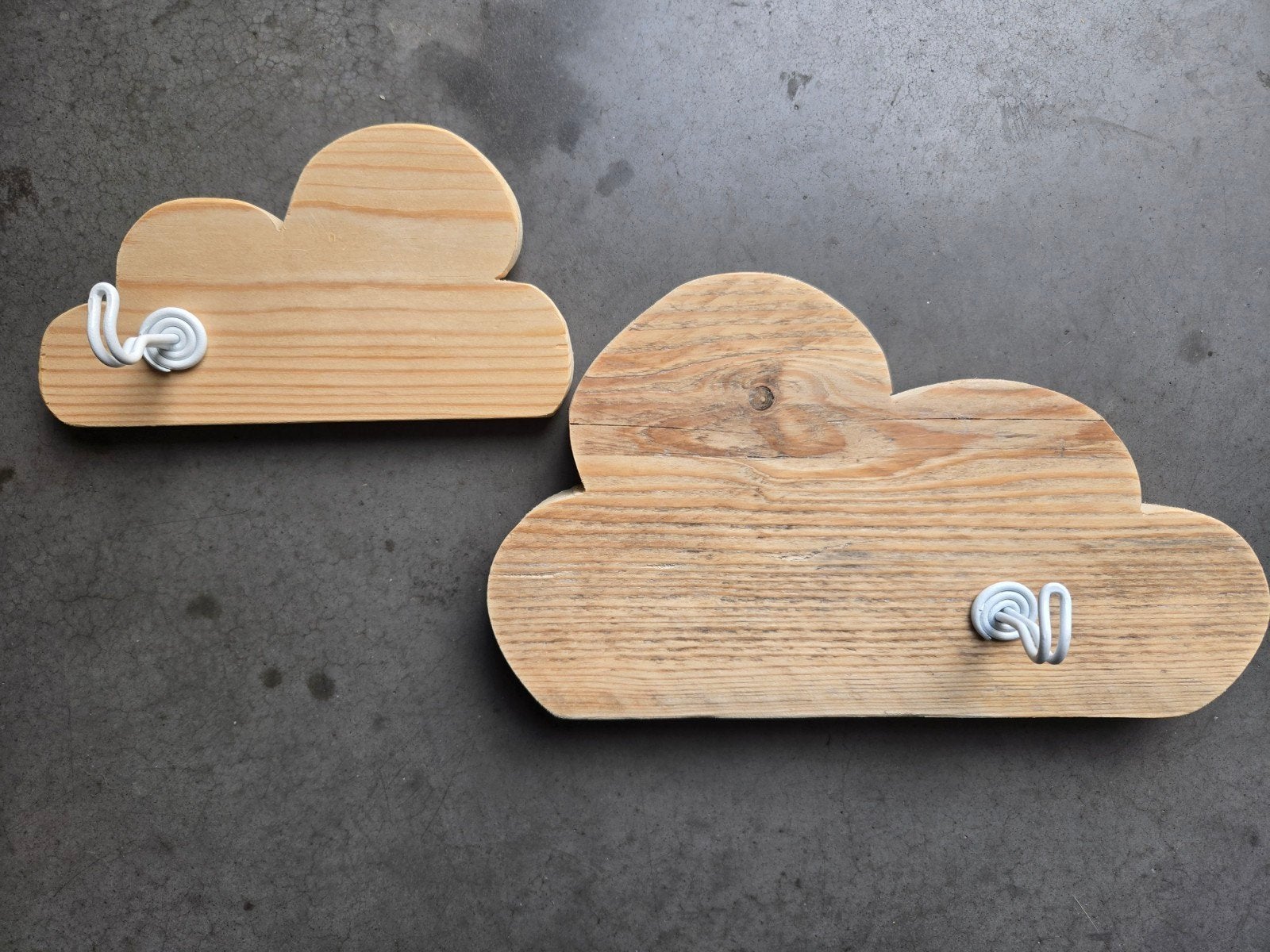 Houten wolken kapstokken set - 2 stuks, Gebruikt, Wandhaken, Ophalen of Verzenden, Minder dan 100 cm