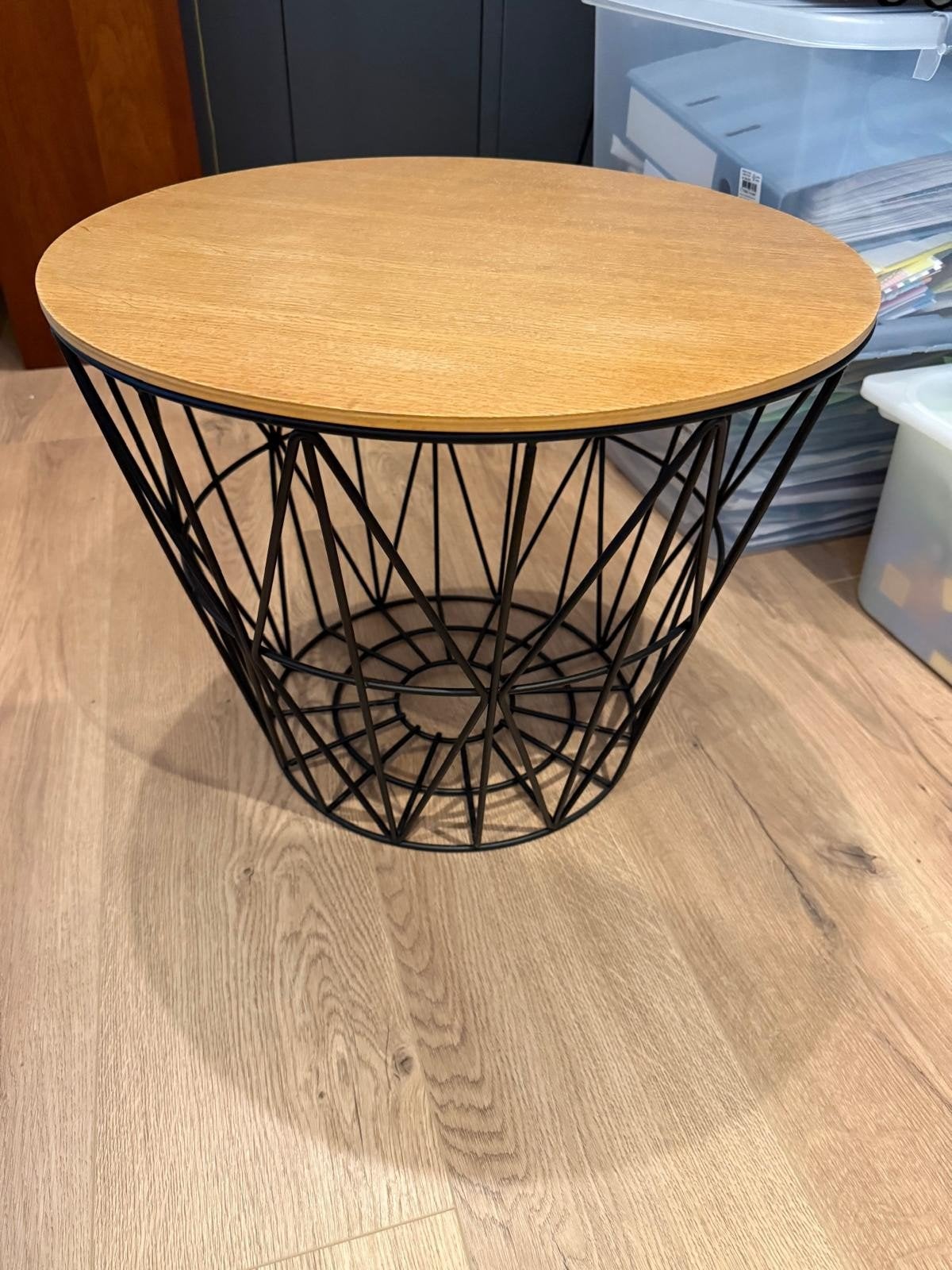 Ferm Living draadmand/salontafel, Huis en Inrichting, Ophalen, Minder dan 55 cm, Gebruikt, Metaal of Aluminium