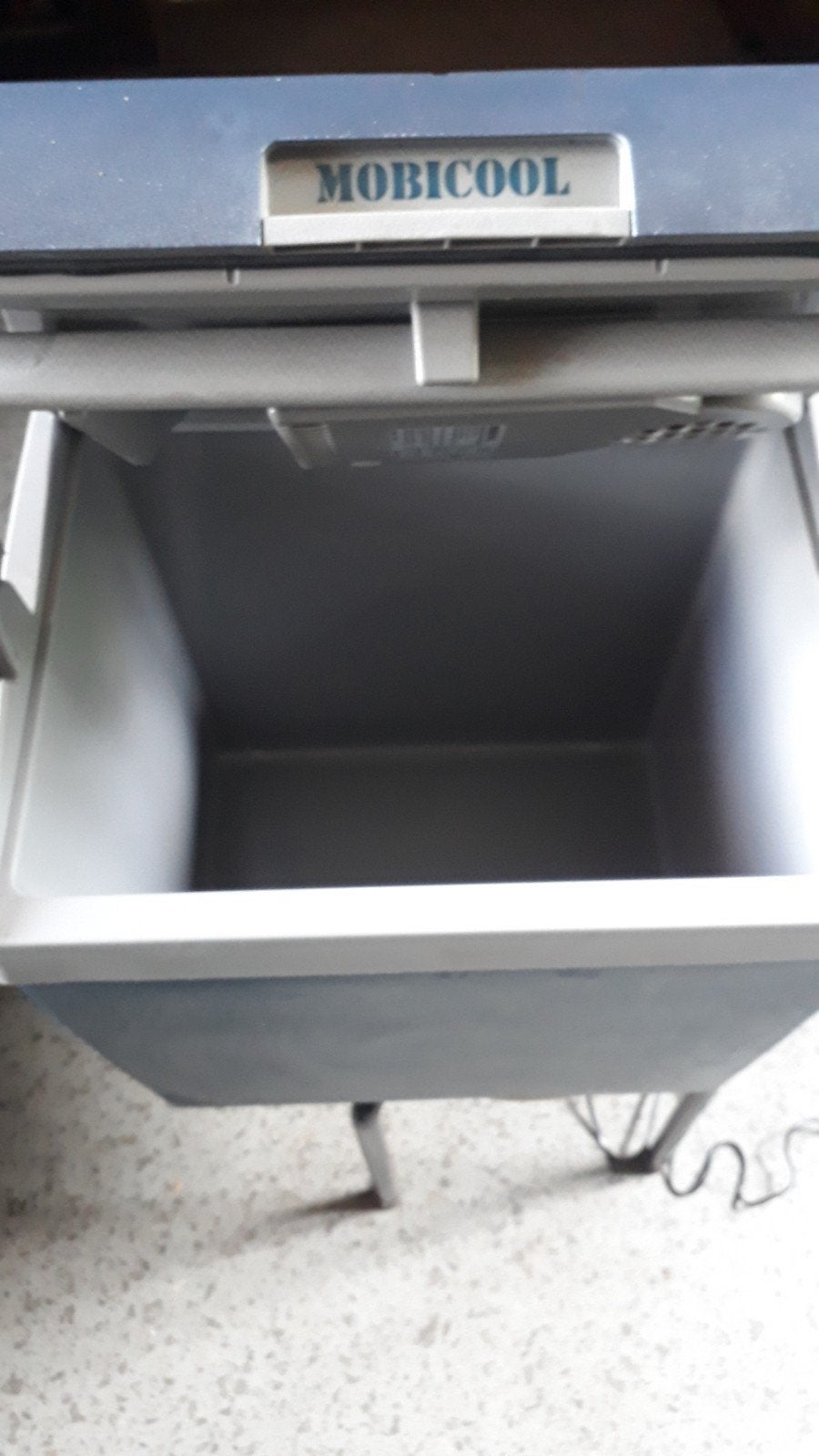 Campingkoelbox met houder., Ophalen