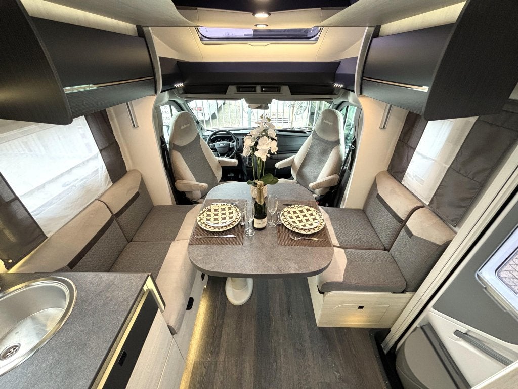 Challenger Graphite 268 AUTOMAAT QUEENSBED HEFBED F2F 2023, Caravans en Kamperen, Campers, Automaat, Ford, 6 tot 7 meter, Bedrijf