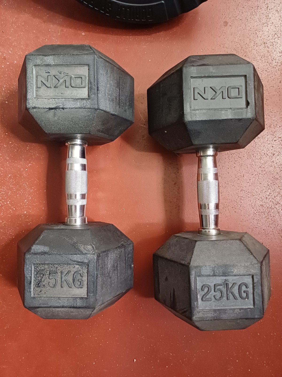 DKN Hexa Rubber Dumbbells 25kg (per stuk), Ophalen, Gebruikt, Metaal, Armen