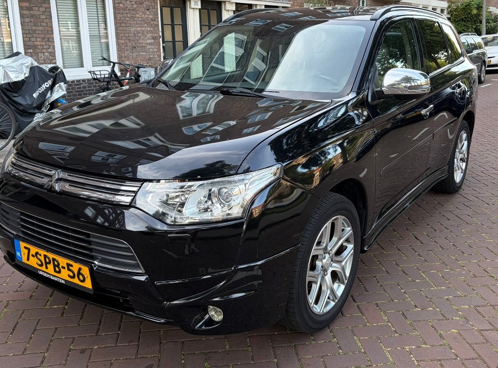 Mitsubishi Outlander 2.0 Phev 203pk 4WD / TREKHAAK /Instyle+, Auto's, Outlander, Beige, 4 cilinders, Adaptive Cruise Control