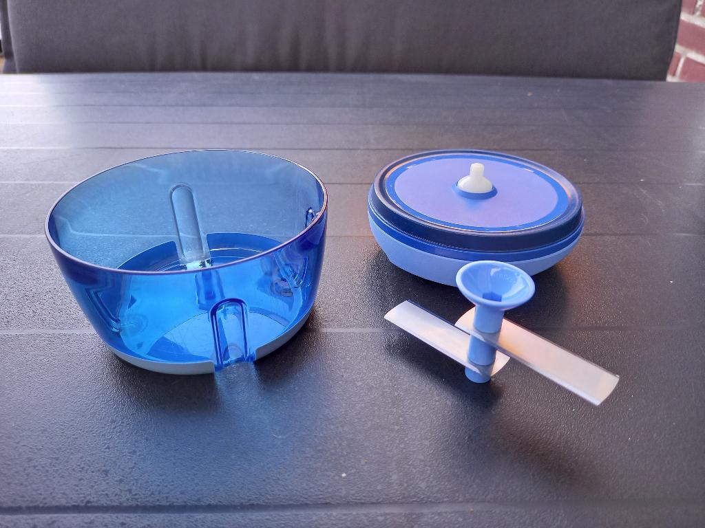 Tupperware Mini Quickchef, Huis en Inrichting, Keuken | Tupperware, Gebruikt, Tupperware, Blauw, Overige typen
