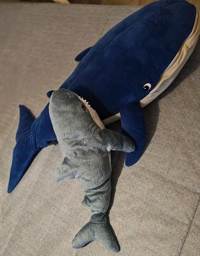 Grote blauwe walvis en kleine grijze haai knuffel, Ophalen, Zo goed als nieuw