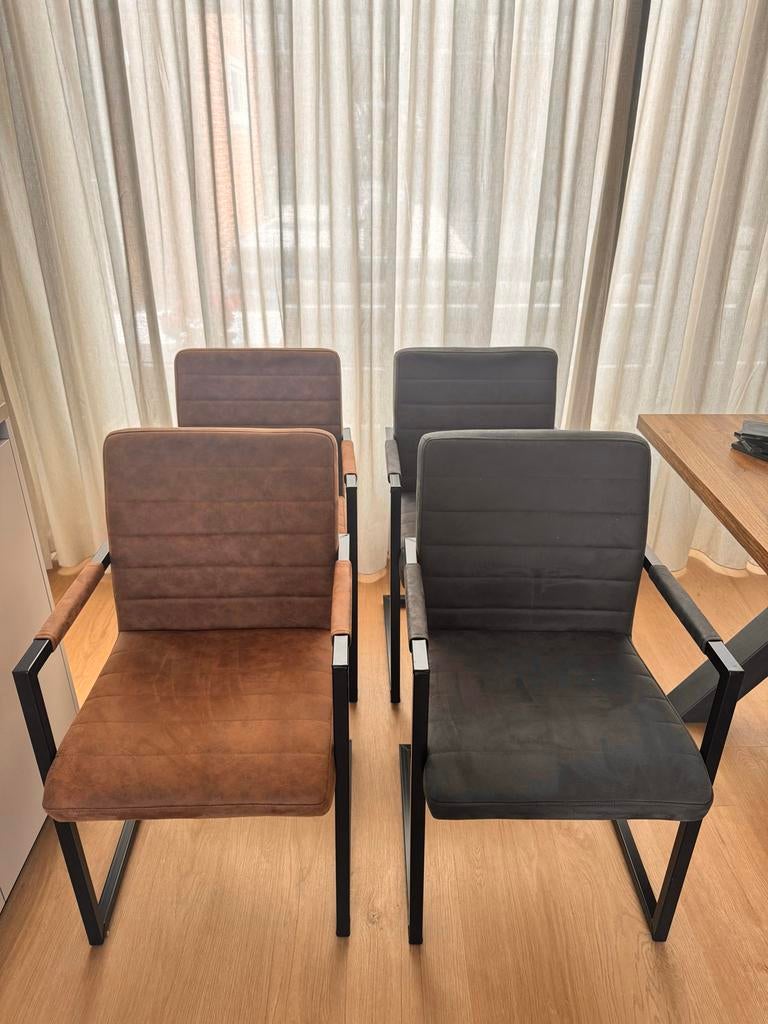 4 stoelen te koop - 2,5 jaar oud, Gebruikt, Overige kleuren, Ophalen of Verzenden, Vier