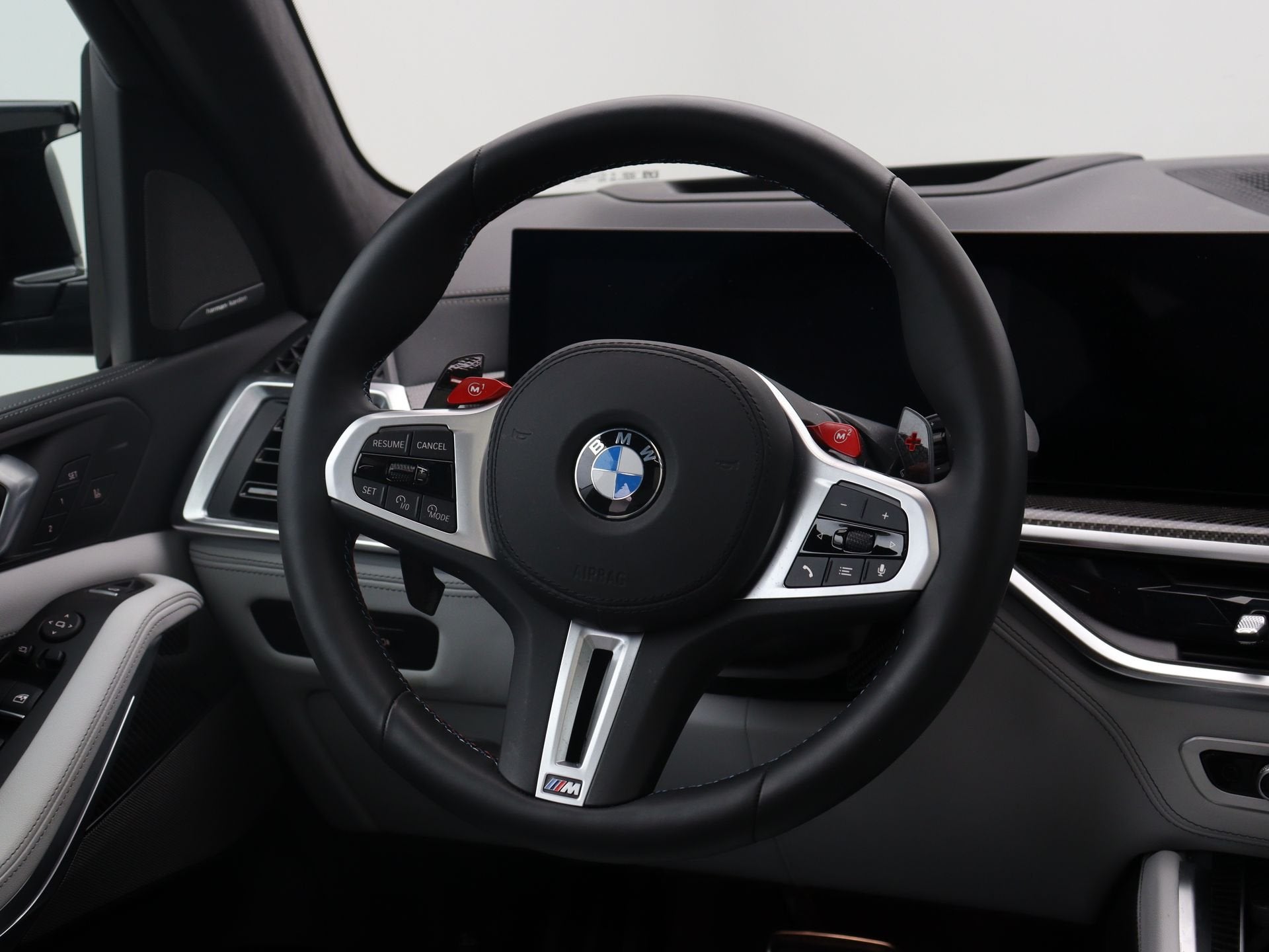 BMW X5 M Competition (bj 2025, automaat), Auto's, Automaat, Met garantie (alle), 4395 cc, Zwart