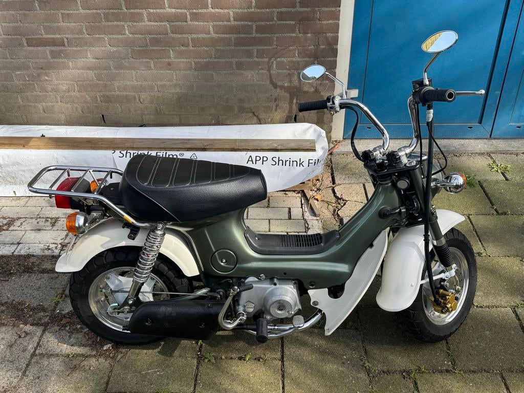 Honda Chaly brommer, Fietsen en Brommers, Ophalen, Overige modellen, Maximaal 45 km/u, Zo goed als nieuw