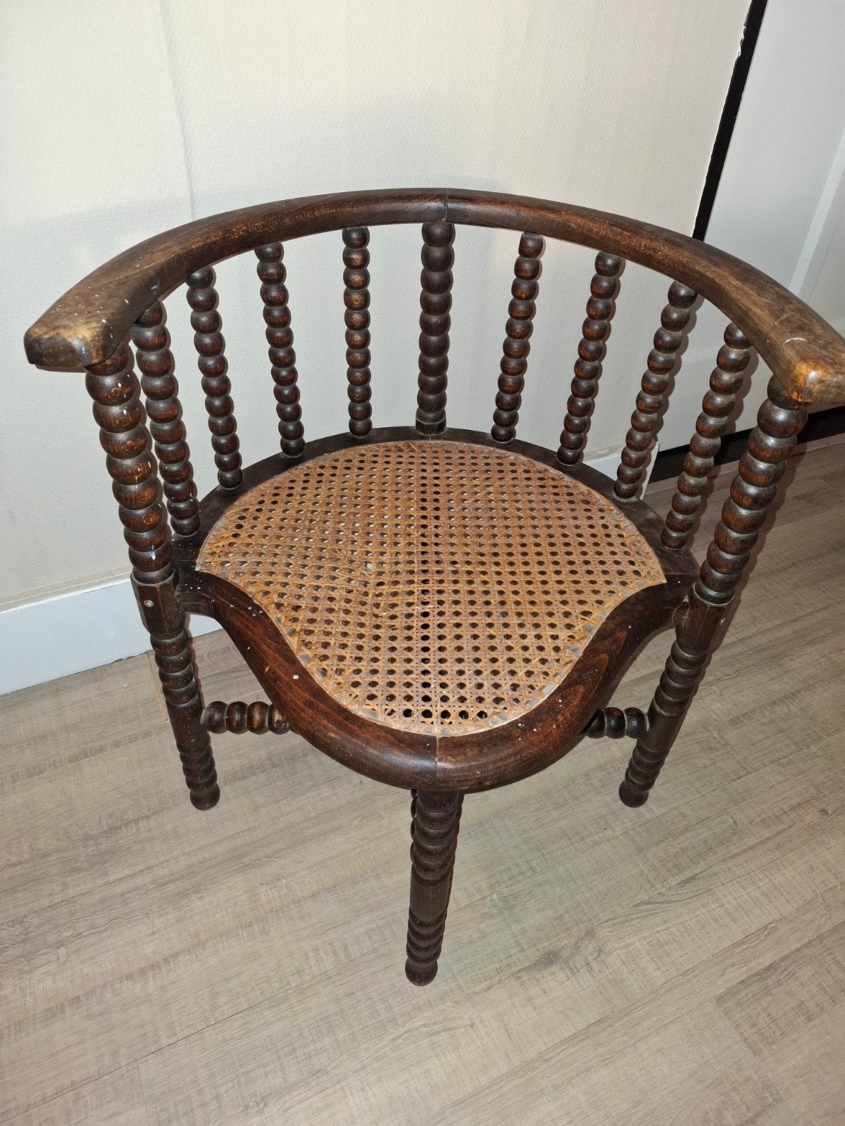 Antieke bobbin hoekstoel met webbing zitting, Antiek en Kunst, Ophalen