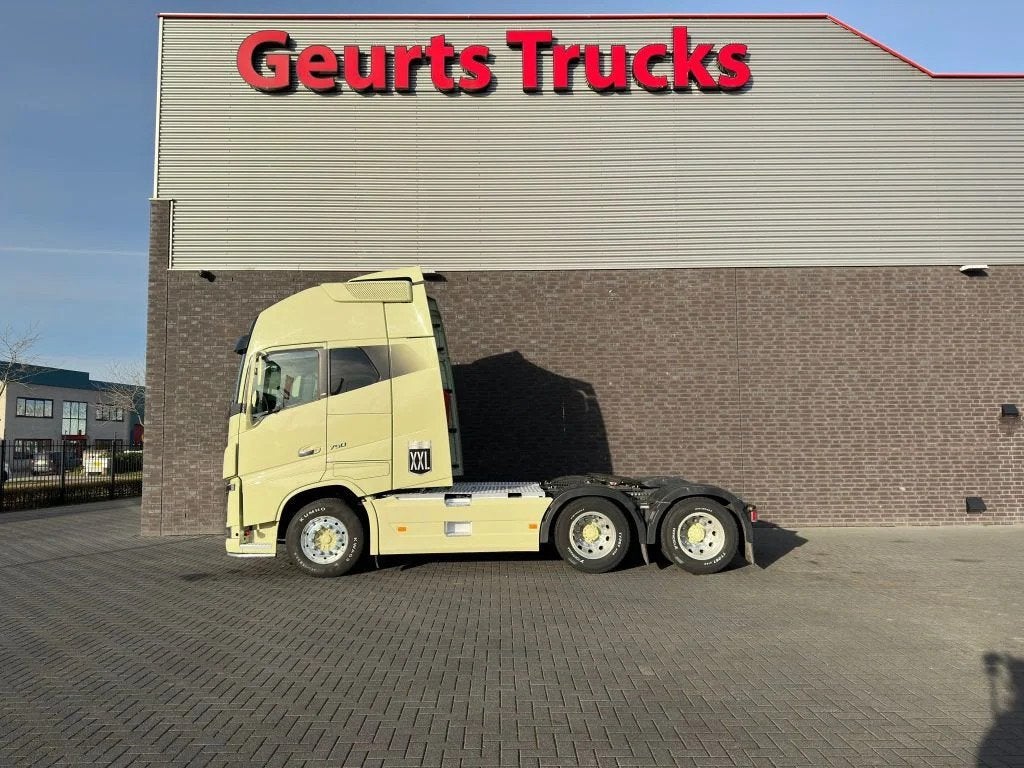 Volvo FH 16.750 6X4 XXL CABINE TREKKER/SZM/TRACTOR, Auto's, Automaat, Achterwielaandrijving, Euro 6, Beige