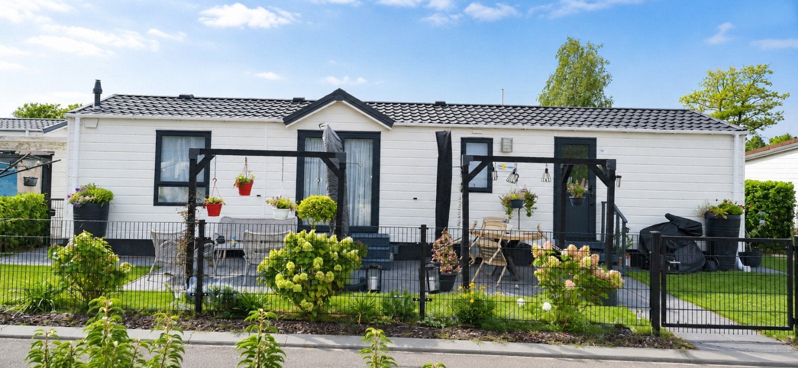 mooi ruime chalet 13x4 m  naast de Oosterschelde in  Zeeland, Caravans en Kamperen, Tot en met 4