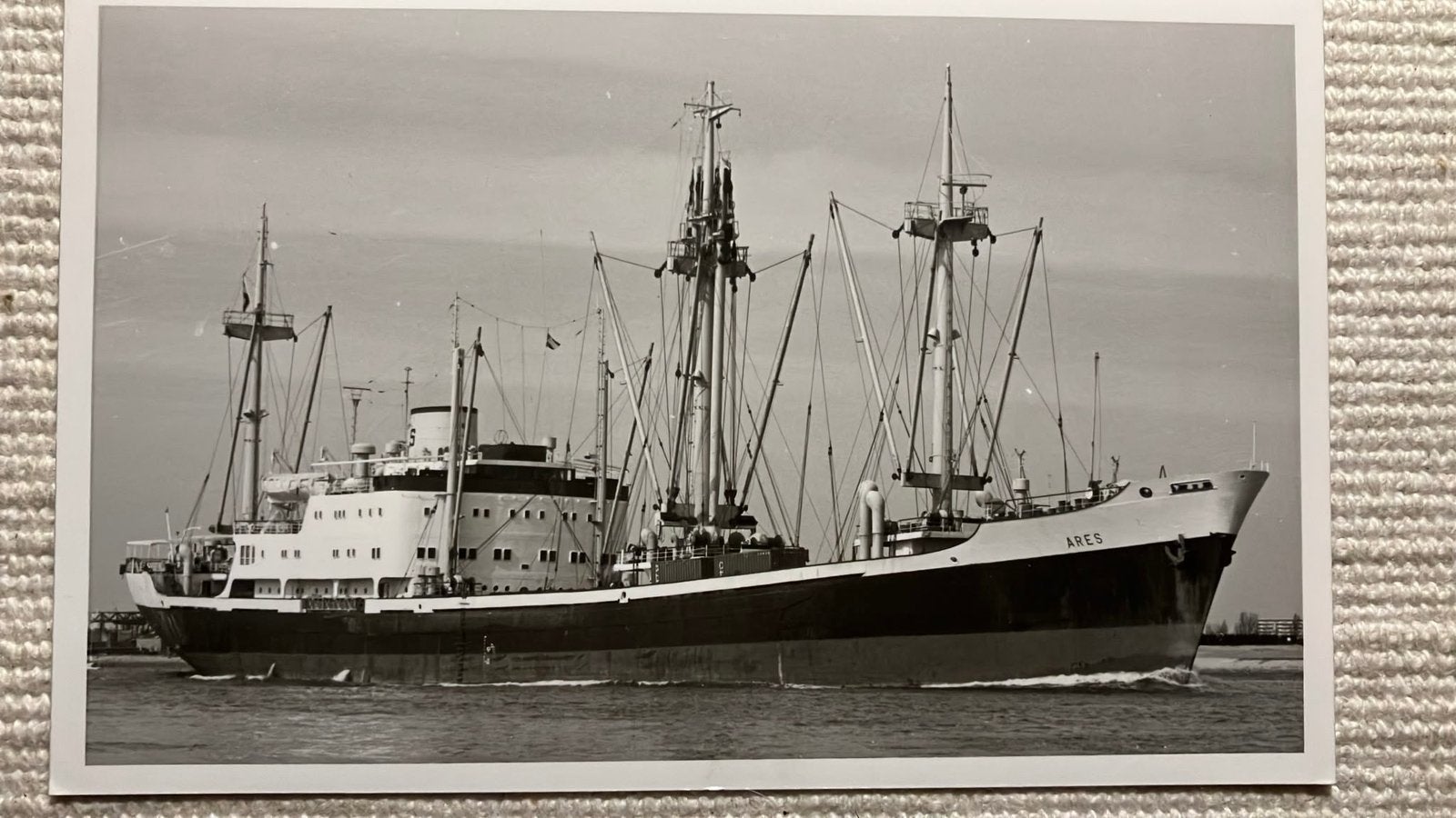 ARES    KNSM  charter SMS Schv Mij Suriname, Verzamelen, Ophalen of Verzenden, Zo goed als nieuw, Kaart, Foto of Prent