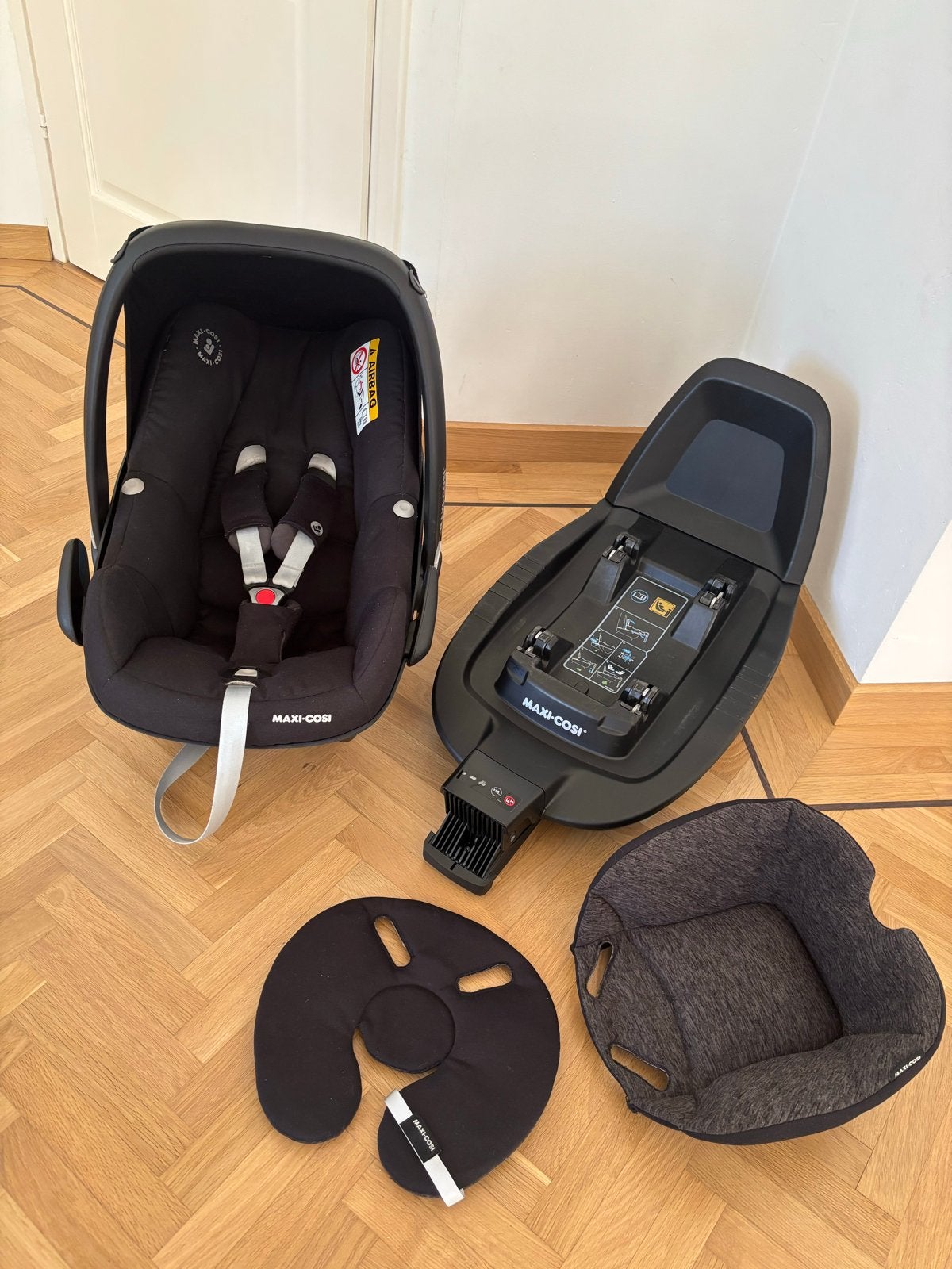 Maxi-Cosi Pebble Pro i-Size met FamilyFix 3 base, Kinderen en Baby's, Autostoeltjes, Ophalen, Gebruikt, Isofix, 0 t/m 13 kg