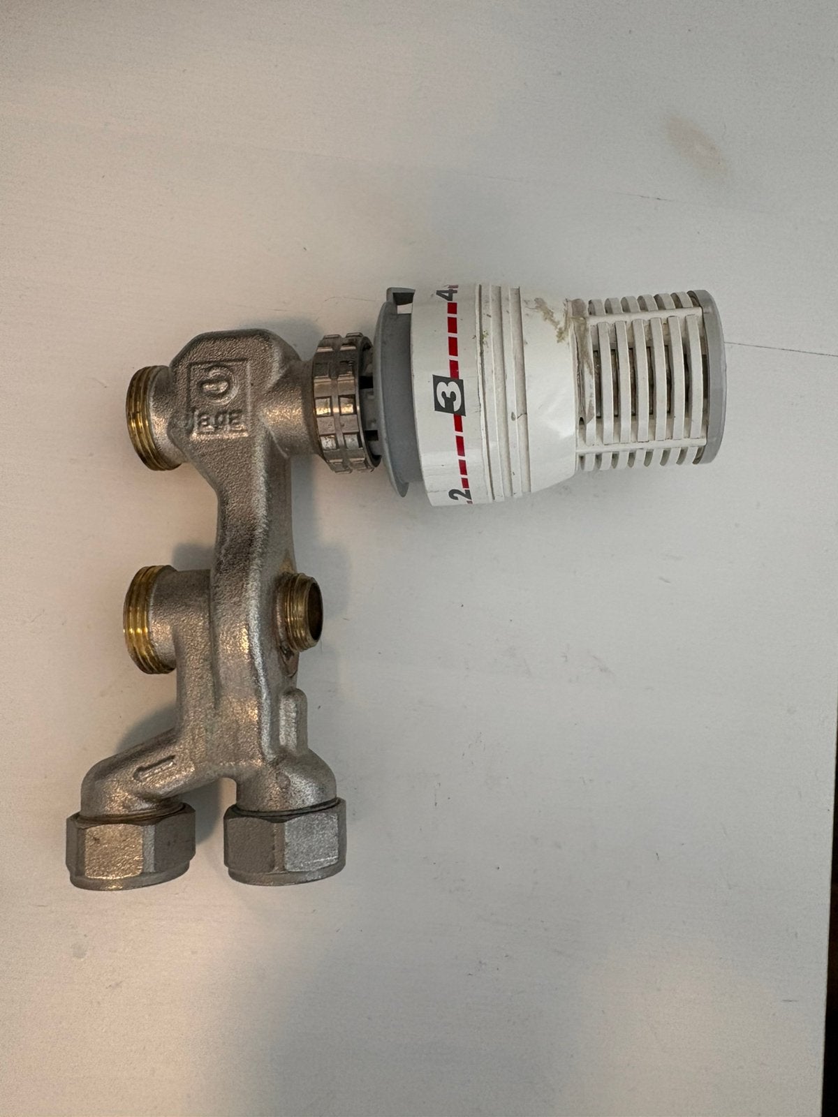 Radiator thermostaat kraan. Gebruikt., Ophalen of Verzenden, Gebruikt, Thermostaat