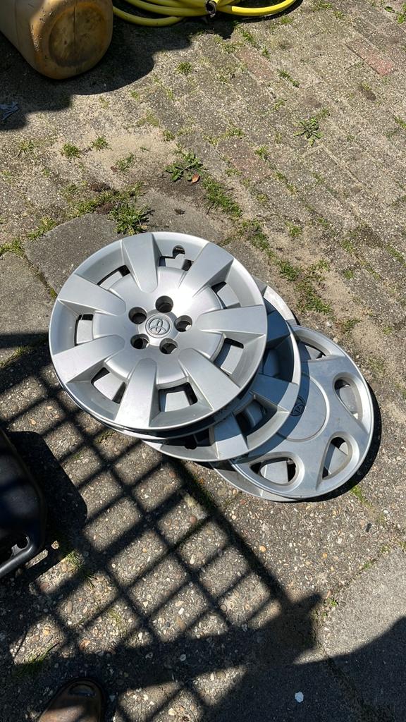Wieldoppen Toyota, Auto diversen, Wieldoppen, Ophalen of Verzenden, Zo goed als nieuw