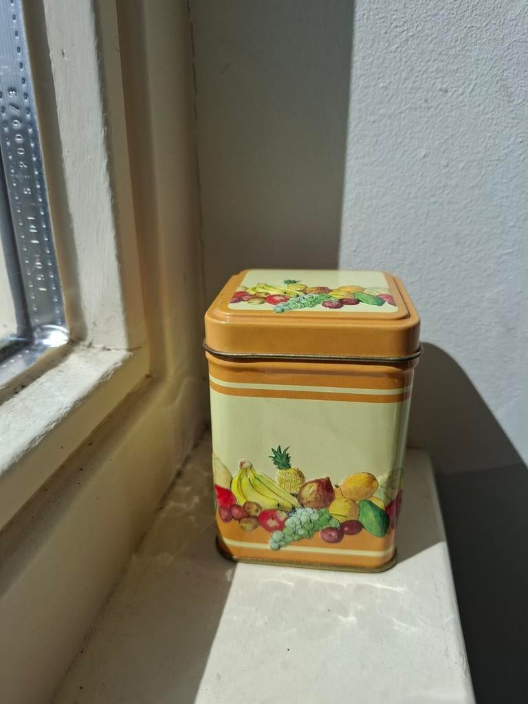 Klein blikje met fruit decoratie, Verzamelen, Blikken, Ophalen of Verzenden, Gebruikt, Overige, Overige merken