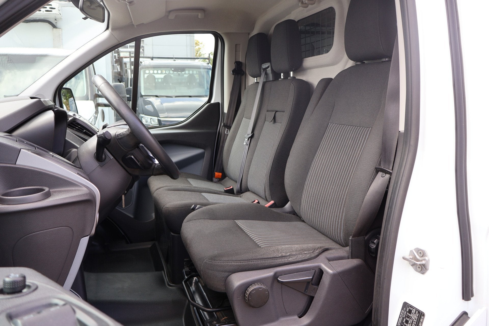 Ford Transit Custom 2.2 TDCI L1 H1 Airco Imperiaal Trekhaak, Voorwielaandrijving, Euro 5, Gebruikt, 4 cilinders