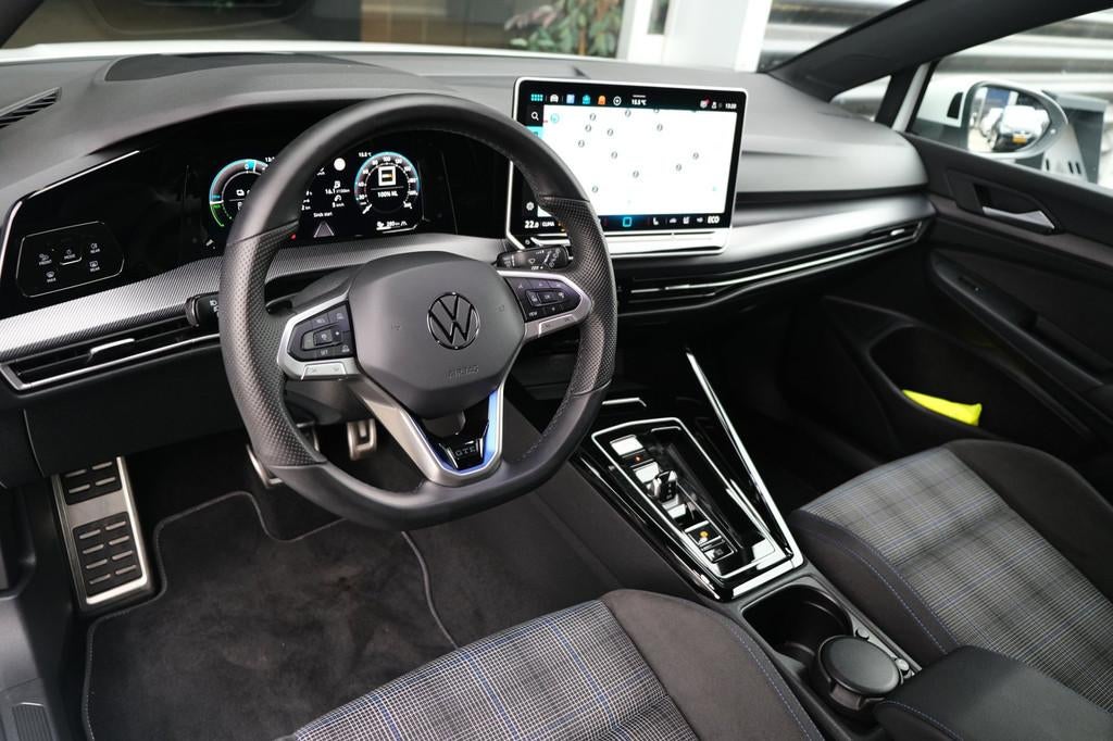 Volkswagen Golf 8.5 1.5 eHybrid GTE 272PK Facelift Cam Led H, Gebruikt, Zwart, Wit, 1700 kg