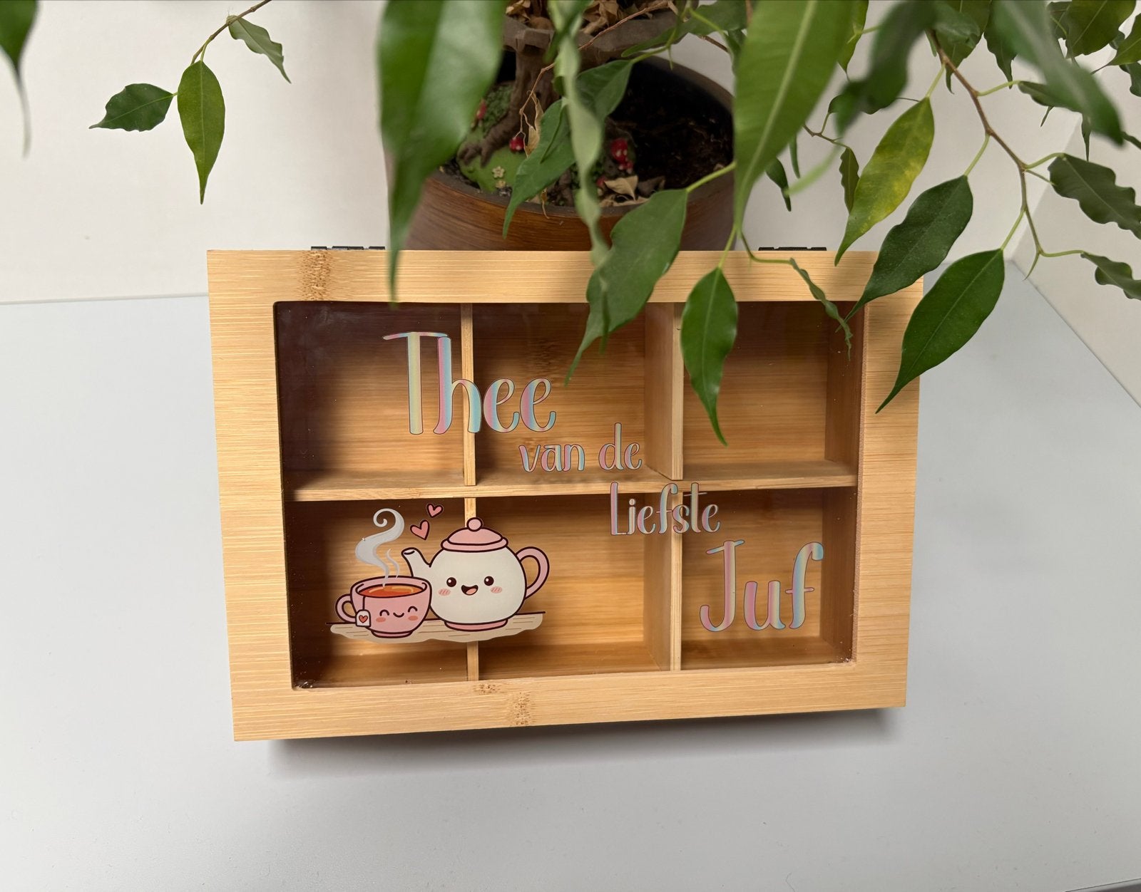 Theedoos van de liefste juf - Houten theedoos met tekst, Huis en Inrichting, Hout, Nieuw, Ophalen of Verzenden, Theedoos
