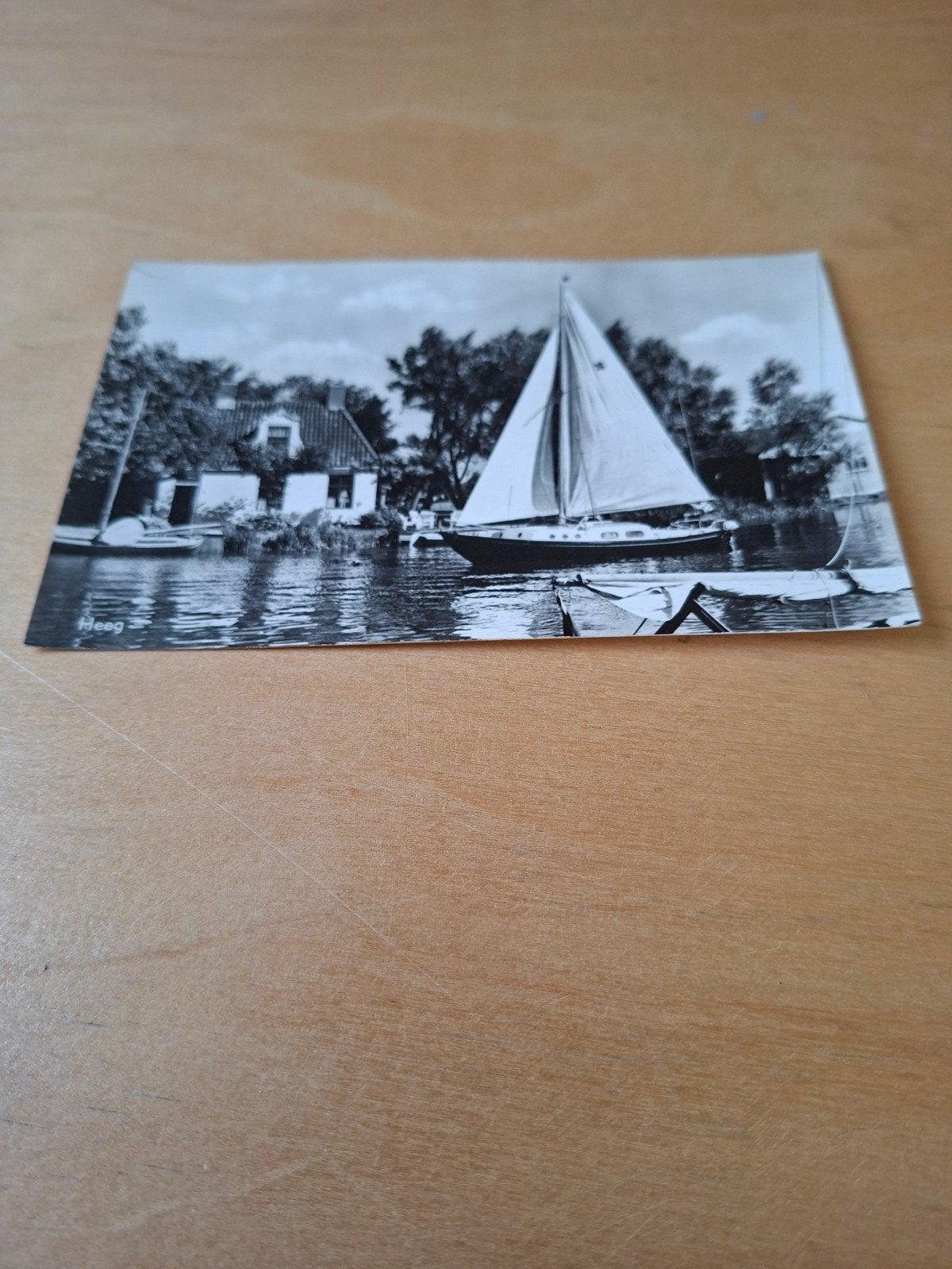 Heeg zeilboot op het water, Ophalen of Verzenden, 1940 tot 1960, Ongelopen, Friesland