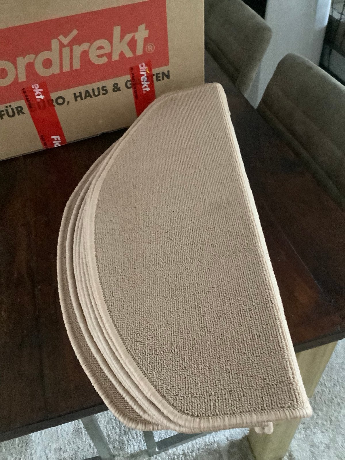 Nieuwe Floordirekt beige/bruine trapmatten 15 stuks, Minder dan 50 cm, 50 tot 100 cm, Nieuw, Ophalen of Verzenden