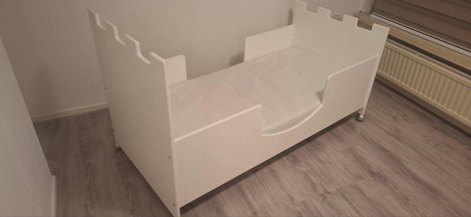 Kinderbed, Kinderen en Baby's, Kinderkamer | Bedden, 70 tot 85 cm, Zo goed als nieuw, Matras, 140 tot 160 cm