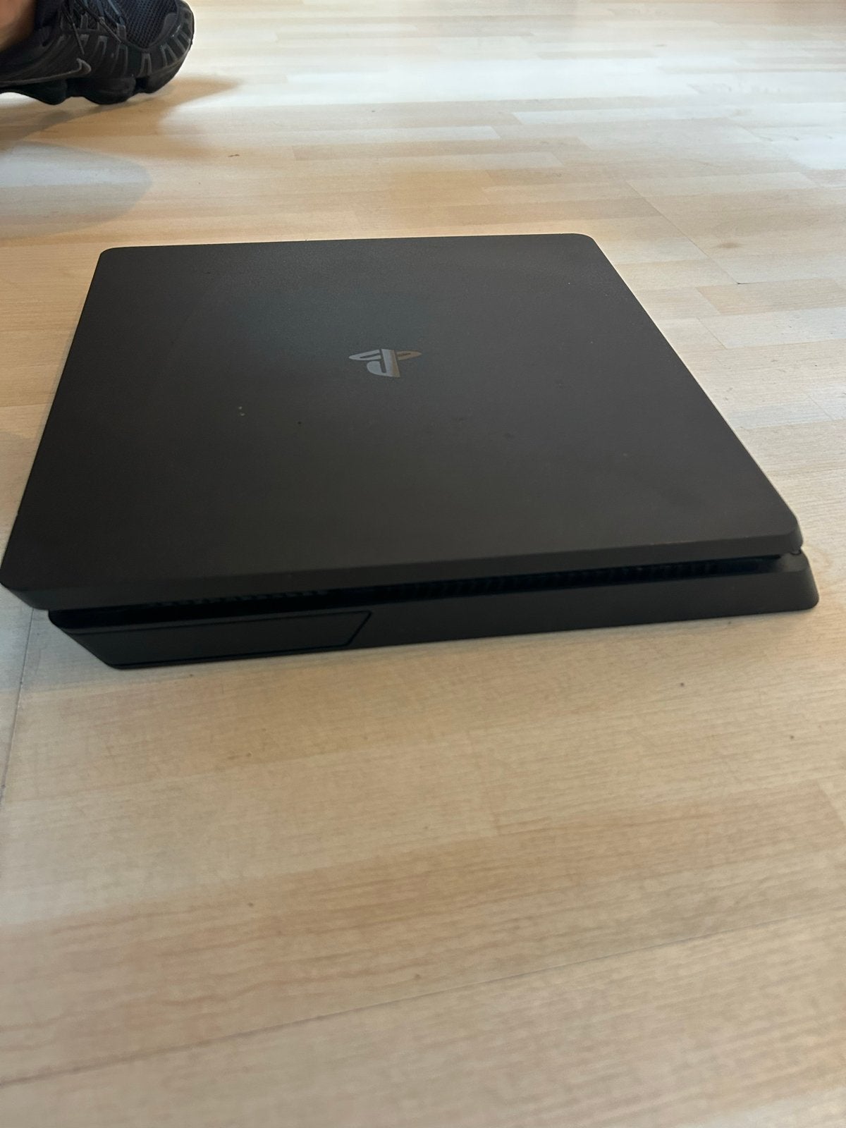 Foto 8 van PlayStation 4 Slim met beeldscherm en controller