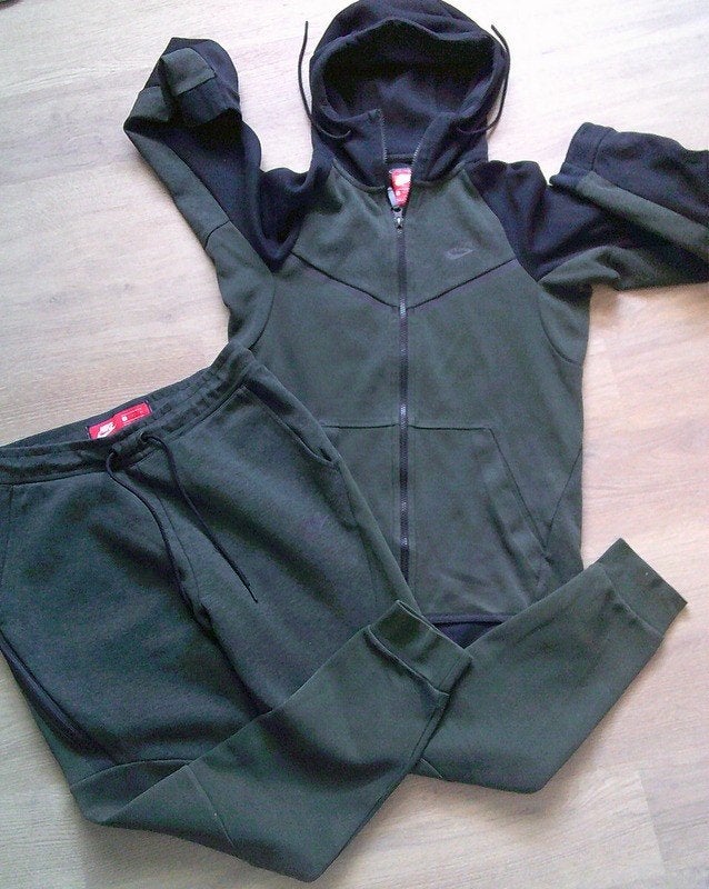 Tech Fleece NIKE jogging pak Olive/Zwart XS/S, Kleding | Dames, Verzenden, Overige typen, Nike, Maat 36 (S)