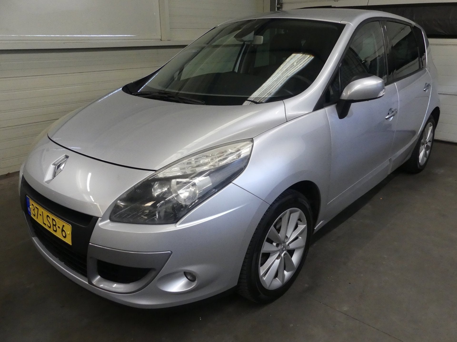 Renault Scénic 1.6 Celsium - Trekhaak - Cruise Control, Voorwielaandrijving, Stof, Gebruikt, 1295 kg