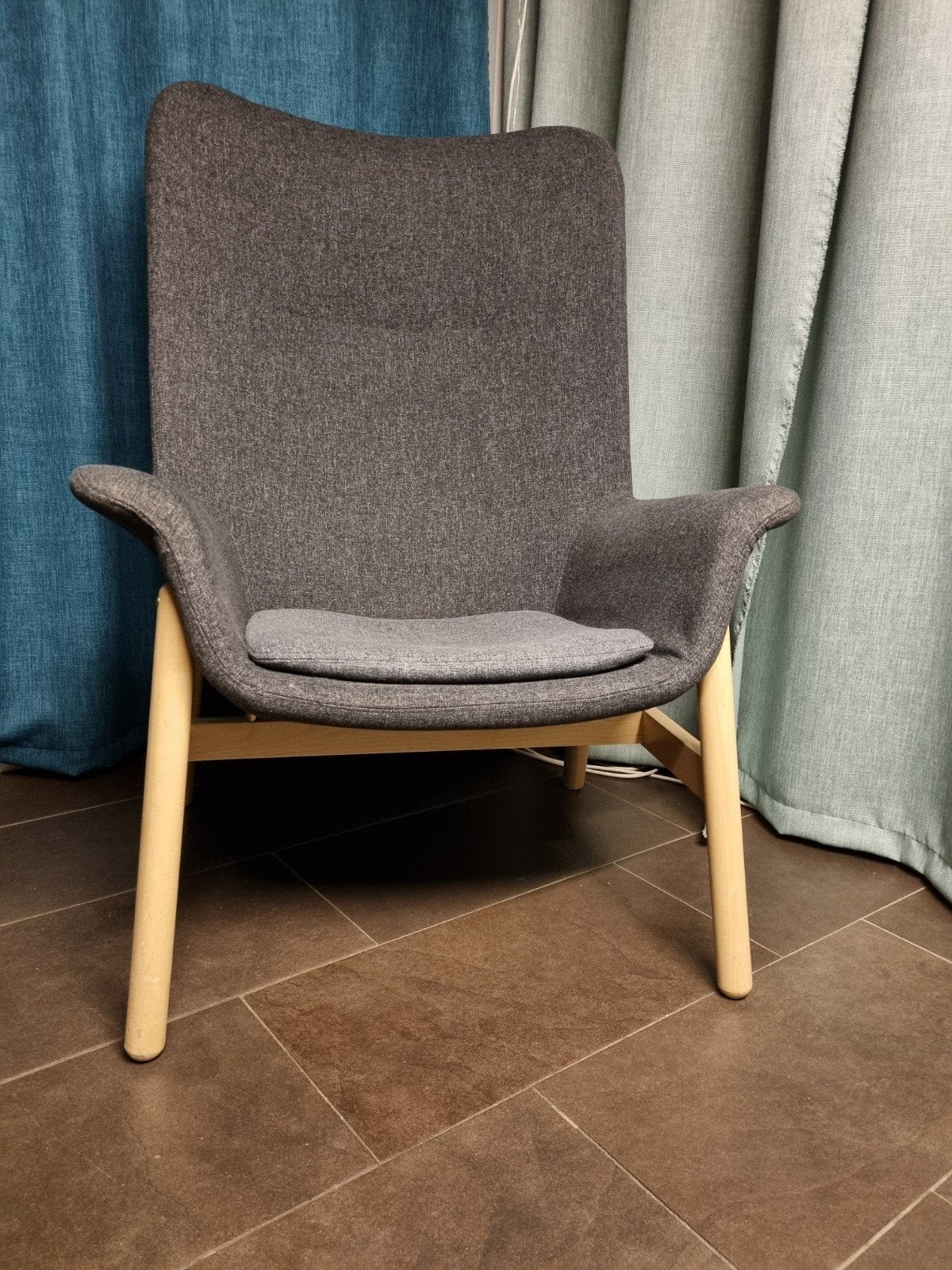 IKEA VEDBO Fauteuil met hoge rugleuning, donkergrijs, Huis en Inrichting, Ophalen, Gebruikt, 75 tot 100 cm, Stof